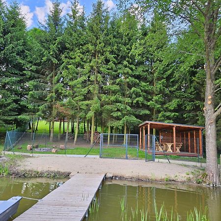 Lepaki Lake Moldzie Bagian luar foto