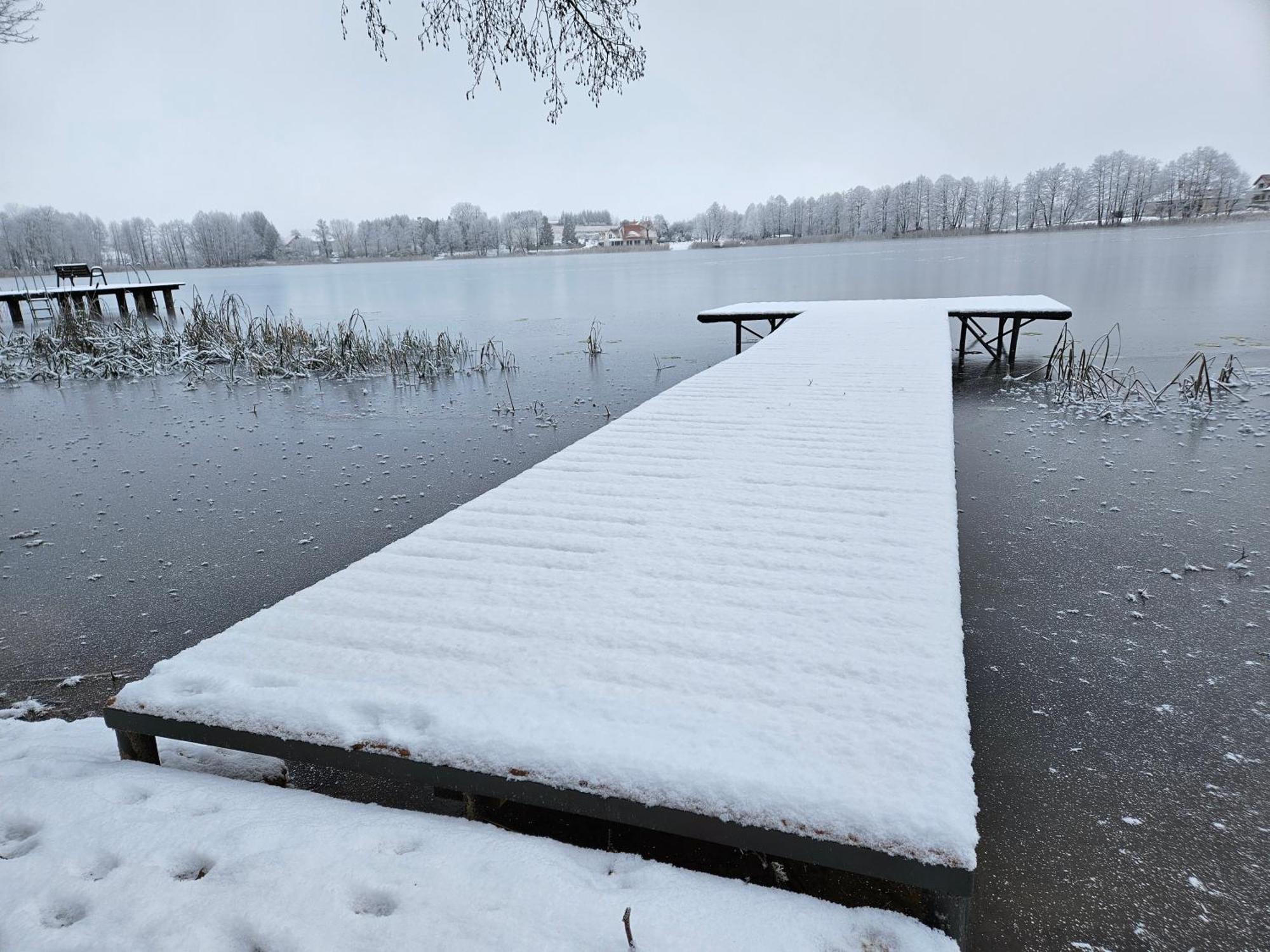Lepaki Lake Moldzie Bagian luar foto